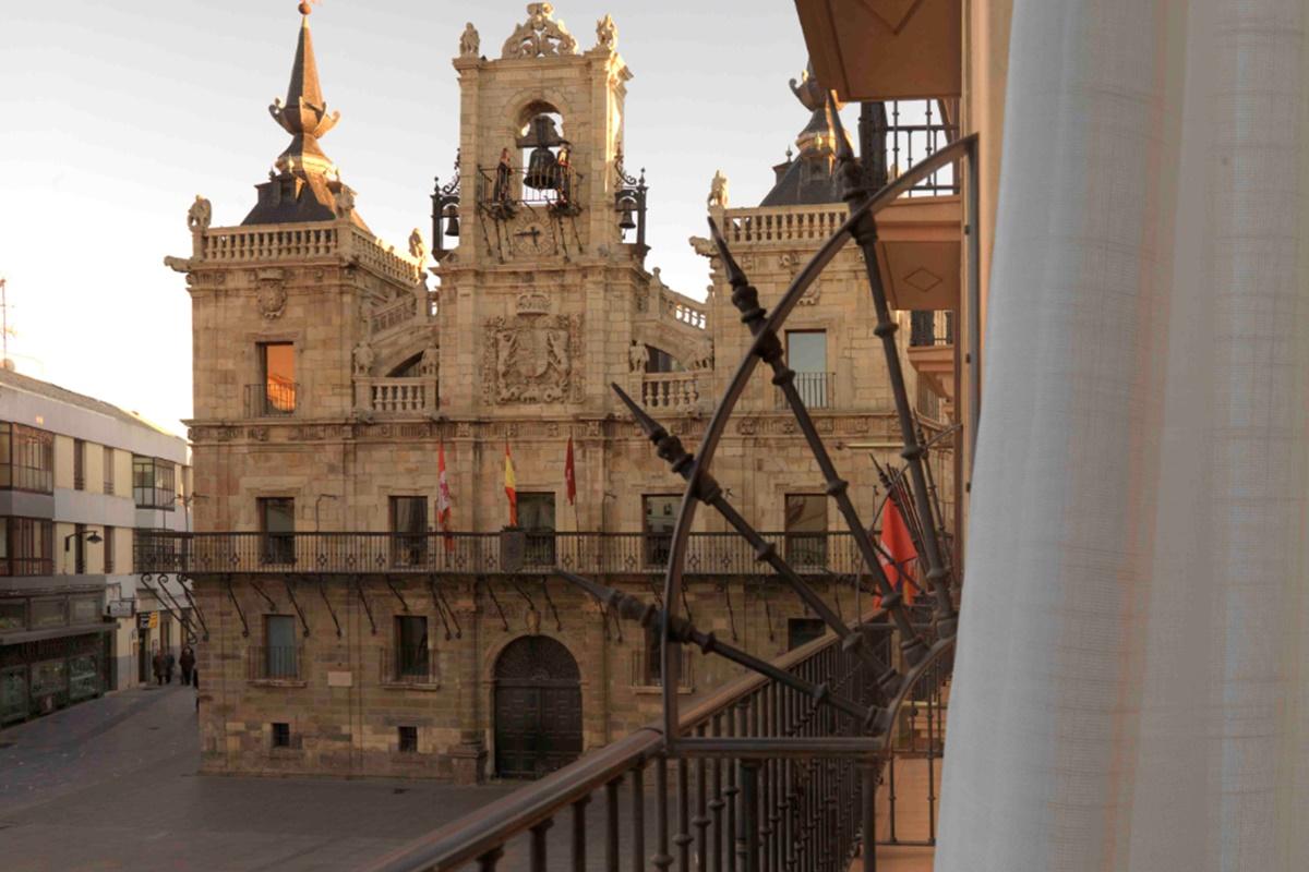 Exe Astur Plaza Hotel Astorga Exterior photo