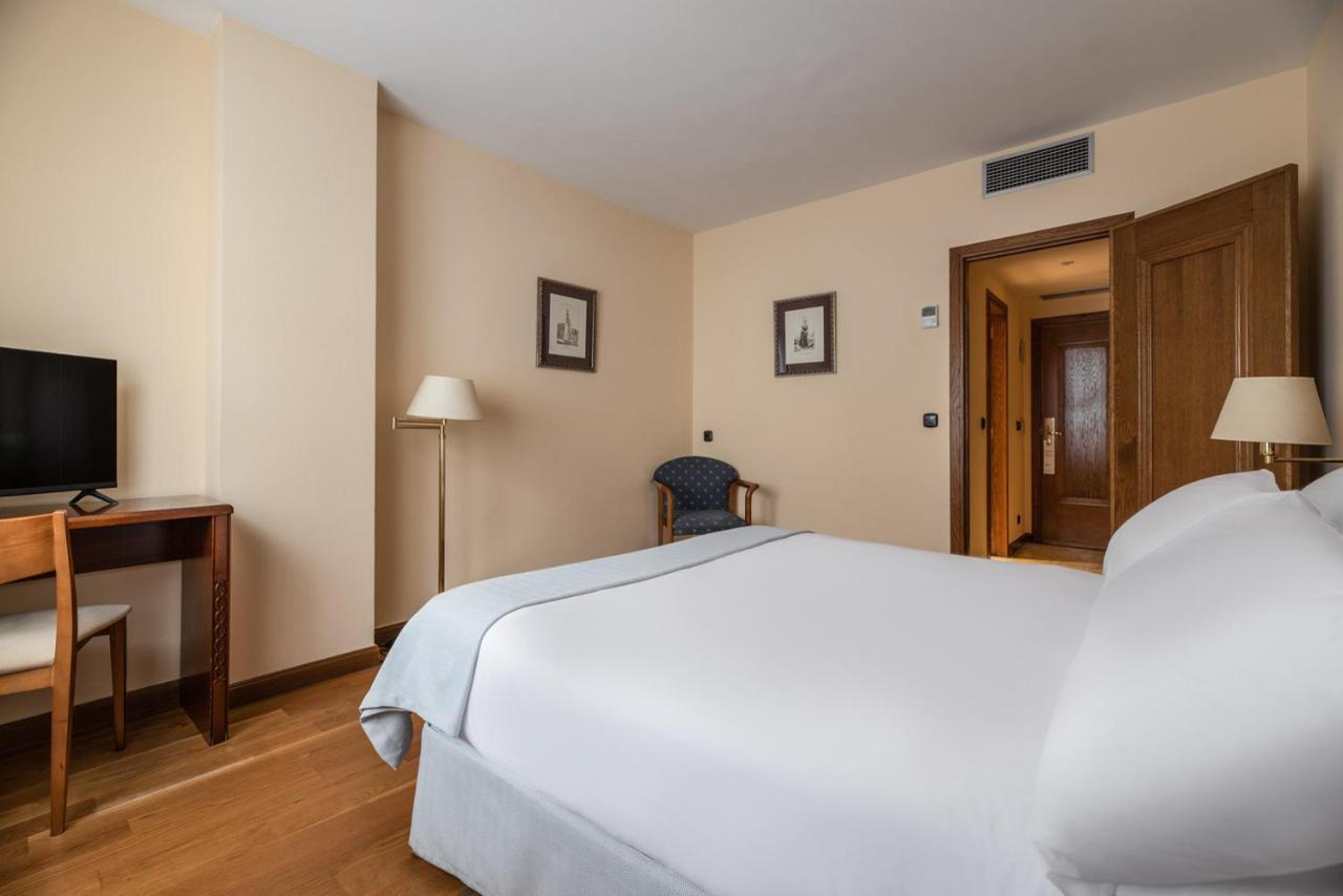 Exe Astur Plaza Hotel Astorga Exterior photo