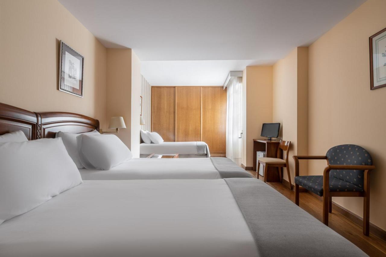 Exe Astur Plaza Hotel Astorga Exterior photo